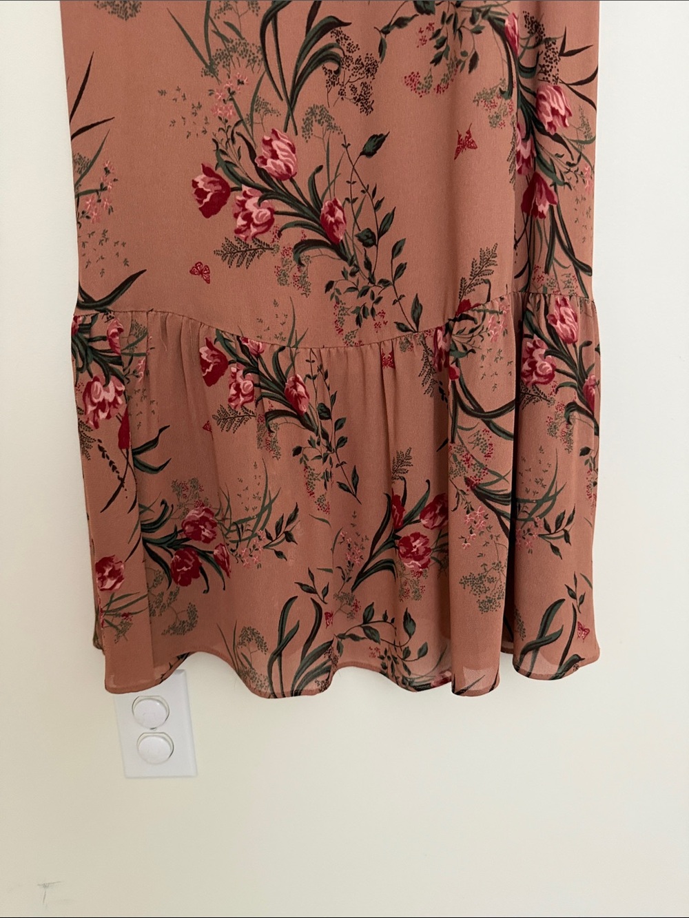 Reformation Rust Floral Midi Dress with Ruffled Cap Sleeves - Picture 4 of 6